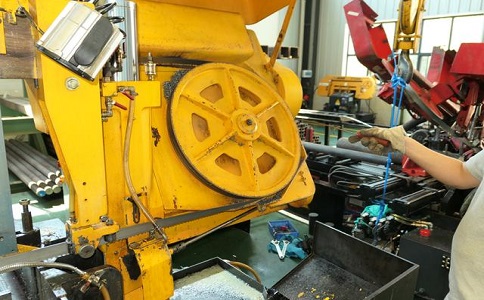 如何解决五桂山街道卧式金属带锯床切削时出现的断带现象？